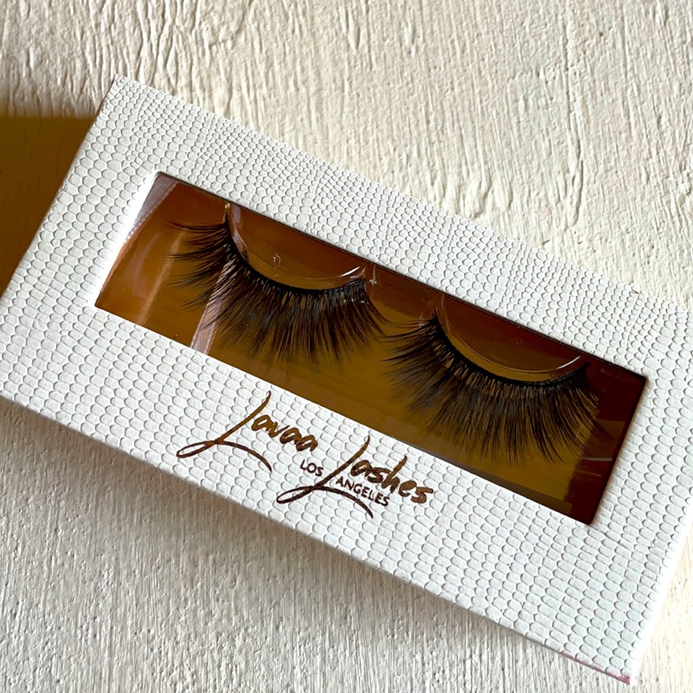 Lavaa Lashes